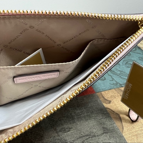 MICHAEL KORS Jet Set Travel XL Leather Wristlet - Picture 3 of 3